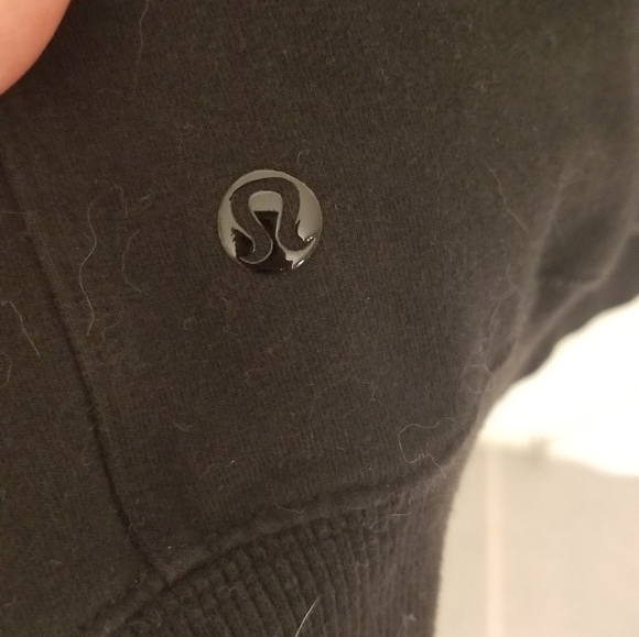 Older lululemon hoodie, size XL - Picture 4 of 4